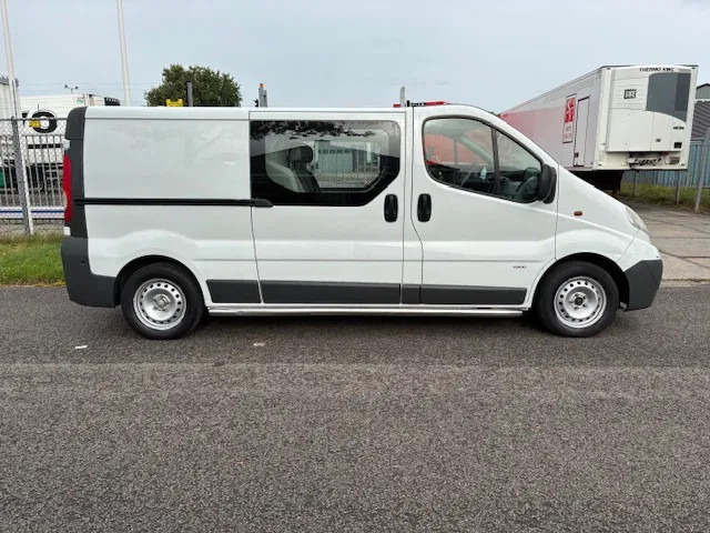 Opel Vivaro 2 2.0Cdti /84kW-E4 crew cab L2H1 - فان المدمجة, الشاحنات الصغيرة كابينة مزدوجة: صورة 4 Opel Vivaro 2 2.0Cdti /84kW-E4 crew cab L2H1 - فان المدمجة, الشاحنات الصغيرة كابينة مزدوجة: صورة 4