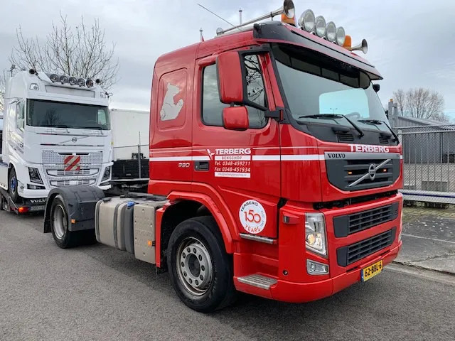 Volvo FM 340 Euro 5 sleeper cab low milage! - مقطورة السحب: صورة 3 Volvo FM 340 Euro 5 sleeper cab low milage! - مقطورة السحب: صورة 3