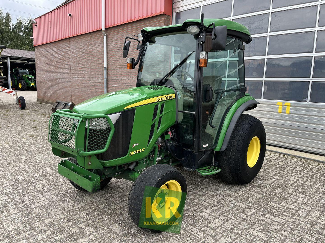 3038R John Deere - جرار صغير: صورة 1 3038R John Deere - جرار صغير: صورة 1