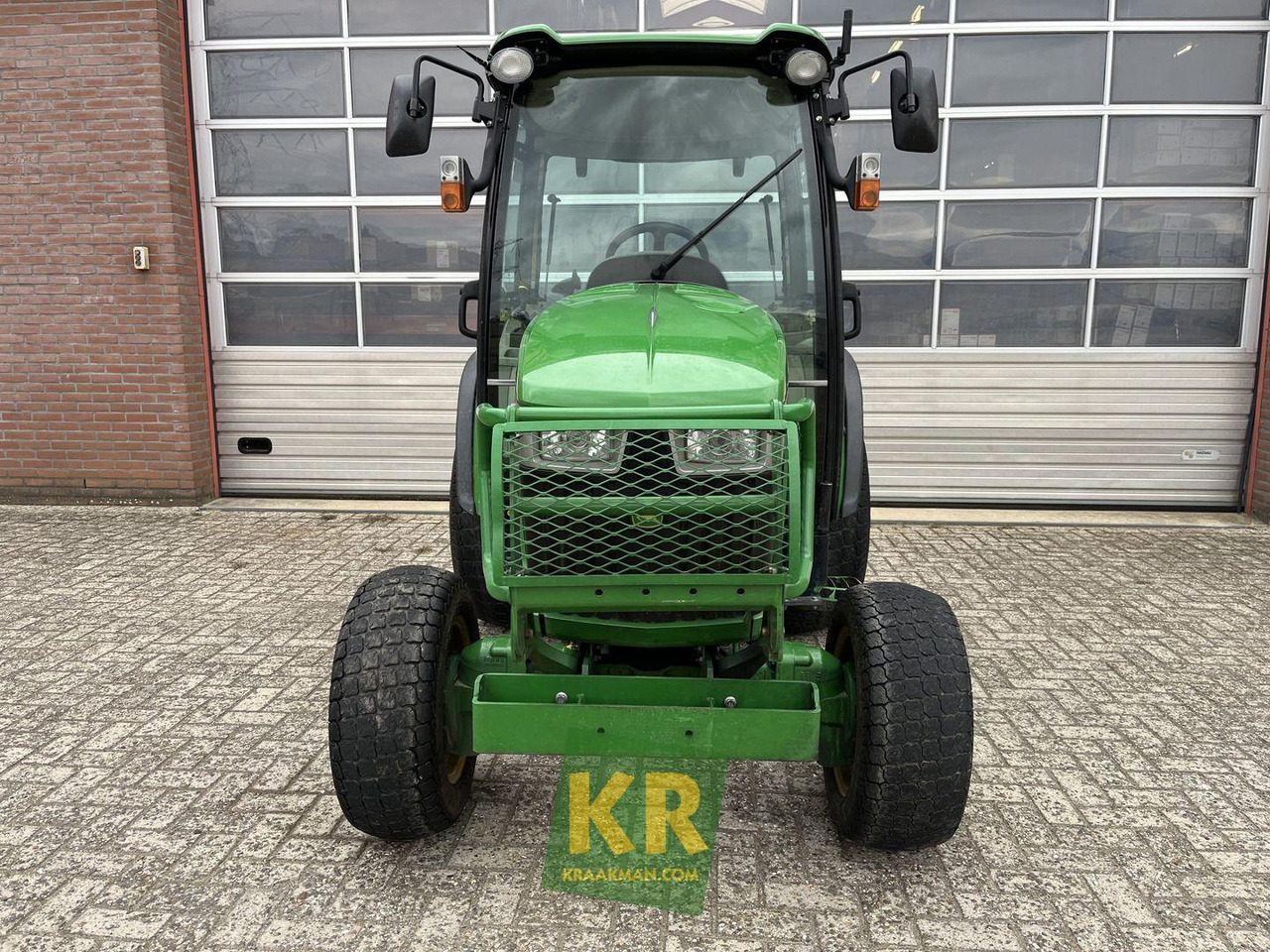 3038R John Deere - جرار صغير: صورة 2 3038R John Deere - جرار صغير: صورة 2