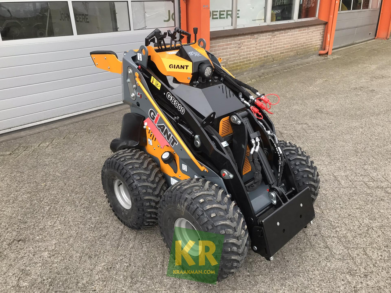 Giant GS900 - لودر مفصلي صغير: صورة 2 Giant GS900 - لودر مفصلي صغير: صورة 2