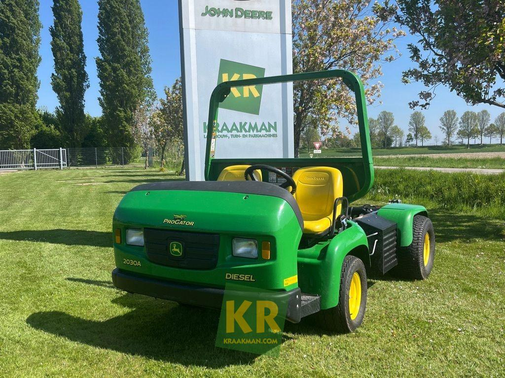 John Deere 2030A Pro Gator - عربة جميع التضاريس/ رباعية العجلات: صورة 1 John Deere 2030A Pro Gator - عربة جميع التضاريس/ رباعية العجلات: صورة 1