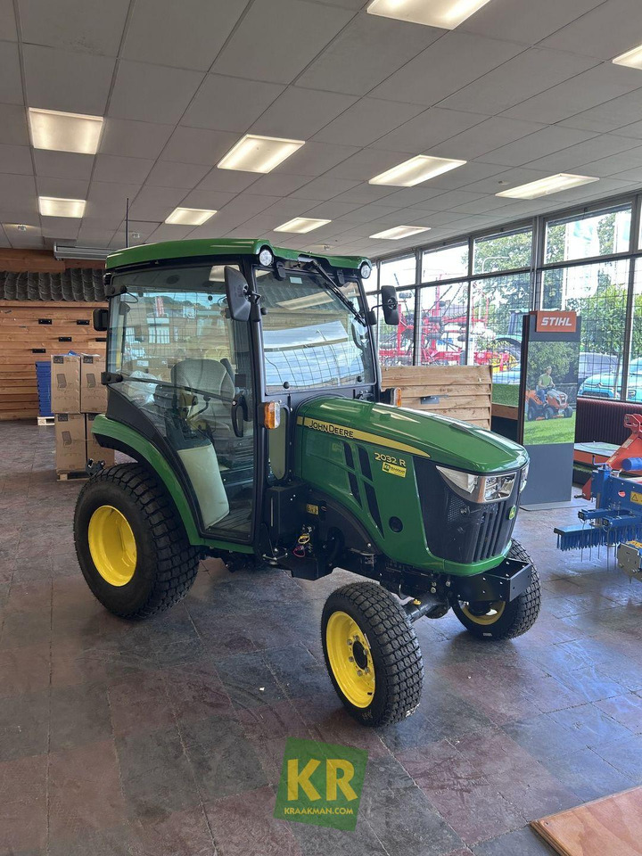 John Deere 2032R - جرار صغير: صورة 4 John Deere 2032R - جرار صغير: صورة 4