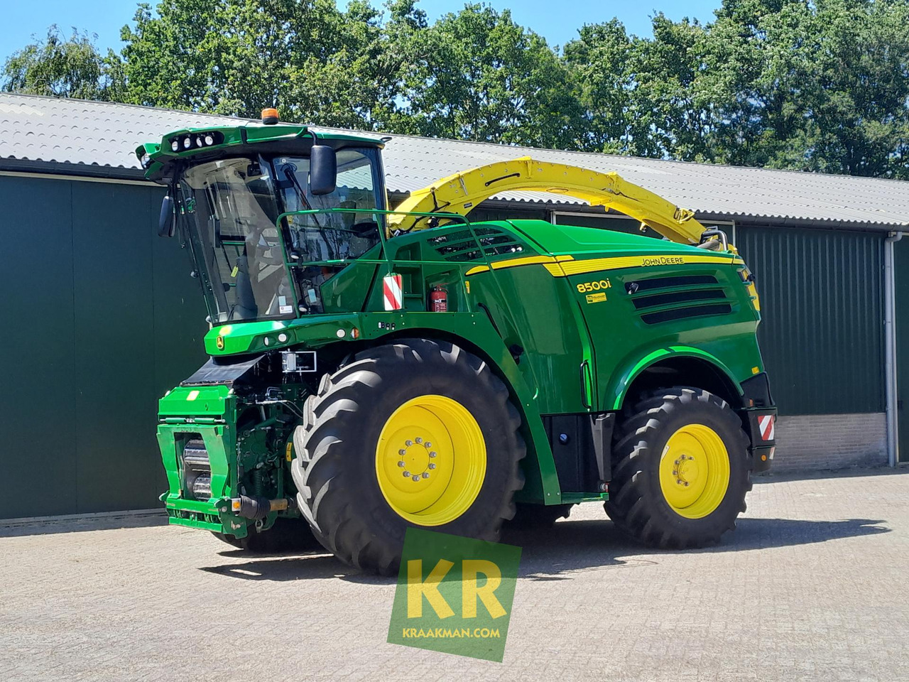 John Deere 8500 - حصادة الأعلاف: صورة 1 John Deere 8500 - حصادة الأعلاف: صورة 1