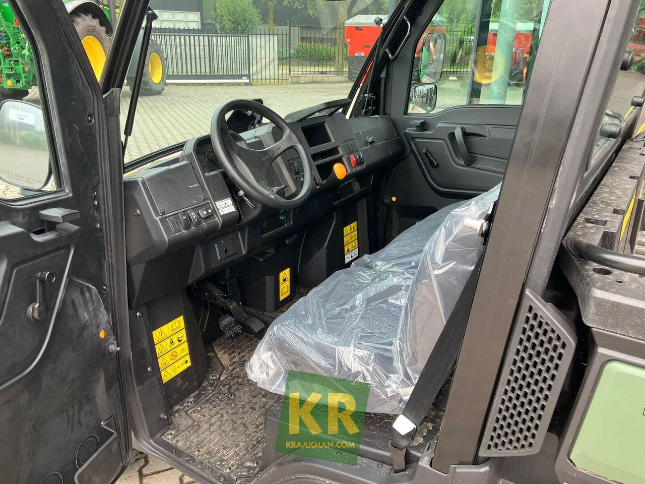 John Deere XUV875M - عربة جميع التضاريس/ رباعية العجلات: صورة 4 John Deere XUV875M - عربة جميع التضاريس/ رباعية العجلات: صورة 4