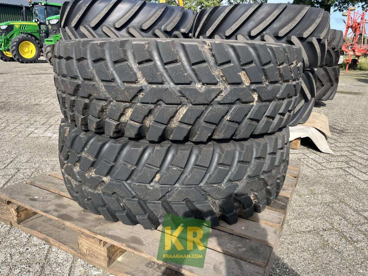 Nokian 360/80R24 Tri 2 Onbekend merk  - إطارات - آلات زراعية: صورة 1 Nokian 360/80R24 Tri 2 Onbekend merk  - إطارات - آلات زراعية: صورة 1