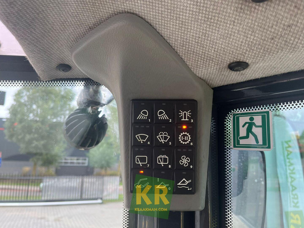 V100 shovel Yanmar  - اللودر بعجل: صورة 4 V100 shovel Yanmar  - اللودر بعجل: صورة 4