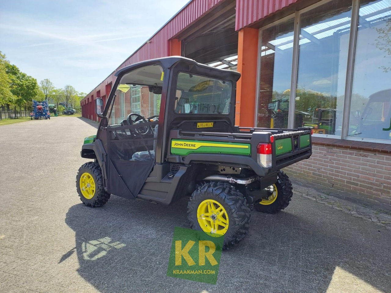 XUV835M John Deere - عربة جميع التضاريس/ رباعية العجلات: صورة 3 XUV835M John Deere - عربة جميع التضاريس/ رباعية العجلات: صورة 3