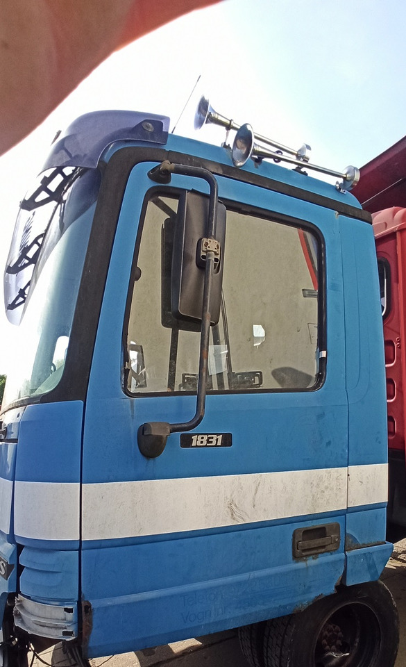 MERCEDES-BENZ Actros MP1 1831 1835 1840 1843 Low tunnel - كابينة - شاحنة: صورة 3 MERCEDES-BENZ Actros MP1 1831 1835 1840 1843 Low tunnel - كابينة - شاحنة: صورة 3
