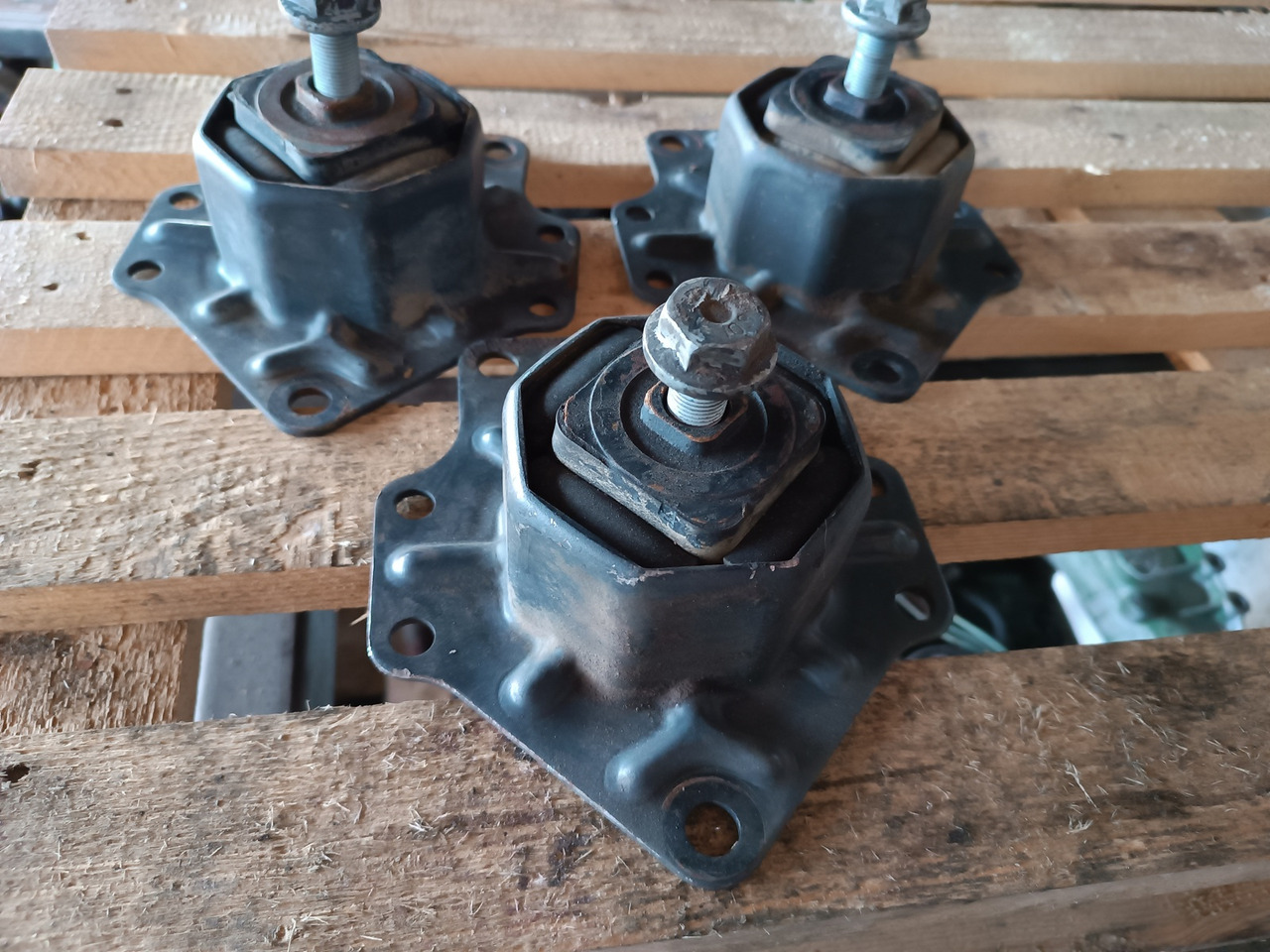 MERCEDES-BENZ SKRZYNIA ROZDZIELCZA REDUKTOR ATEGO 4x4 VG900 1328 1325 1329 - نقل الحركة: صورة 3 MERCEDES-BENZ SKRZYNIA ROZDZIELCZA REDUKTOR ATEGO 4x4 VG900 1328 1325 1329 - نقل الحركة: صورة 3