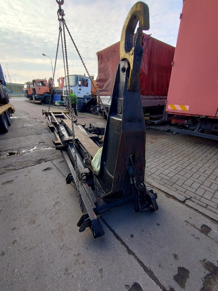 MULTILIFT LHT 260 61 20T 7M - رافعة خطافية/ نظام اللودر الانزلاقي: صورة 3 MULTILIFT LHT 260 61 20T 7M - رافعة خطافية/ نظام اللودر الانزلاقي: صورة 3