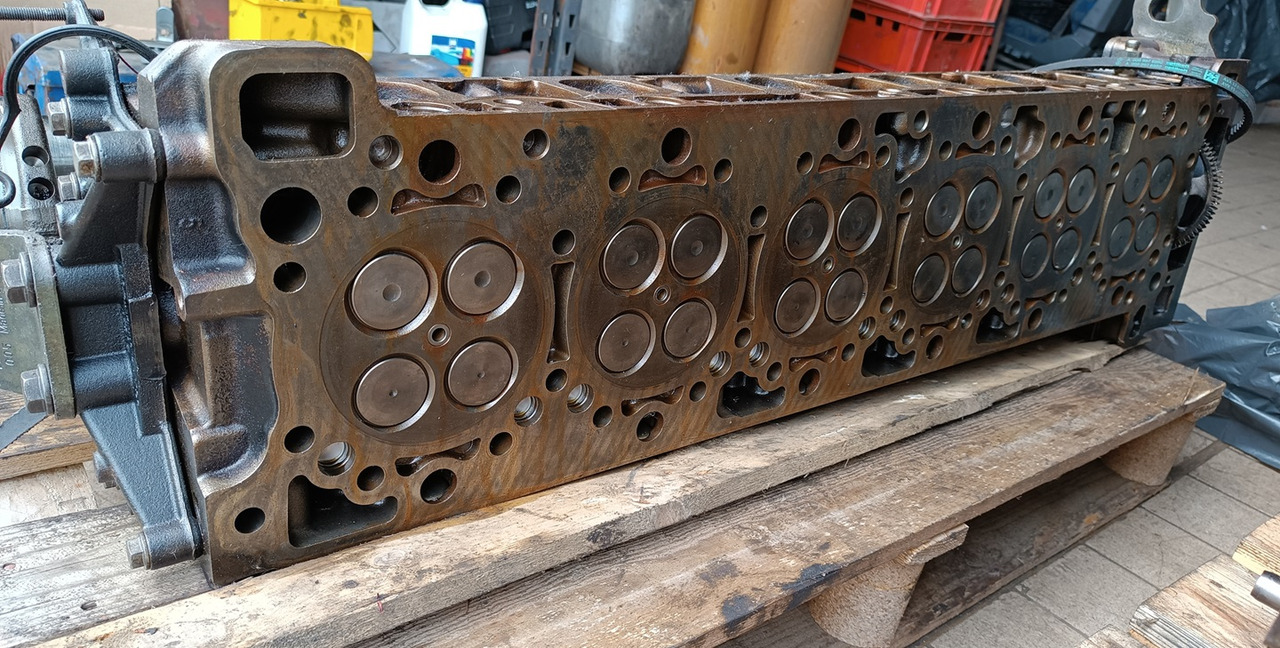 Mercedes Actros MP4 MP5 OM471 471 926 ENGINE HEAD - المحرك و قطع الغيار: صورة 2 Mercedes Actros MP4 MP5 OM471 471 926 ENGINE HEAD - المحرك و قطع الغيار: صورة 2