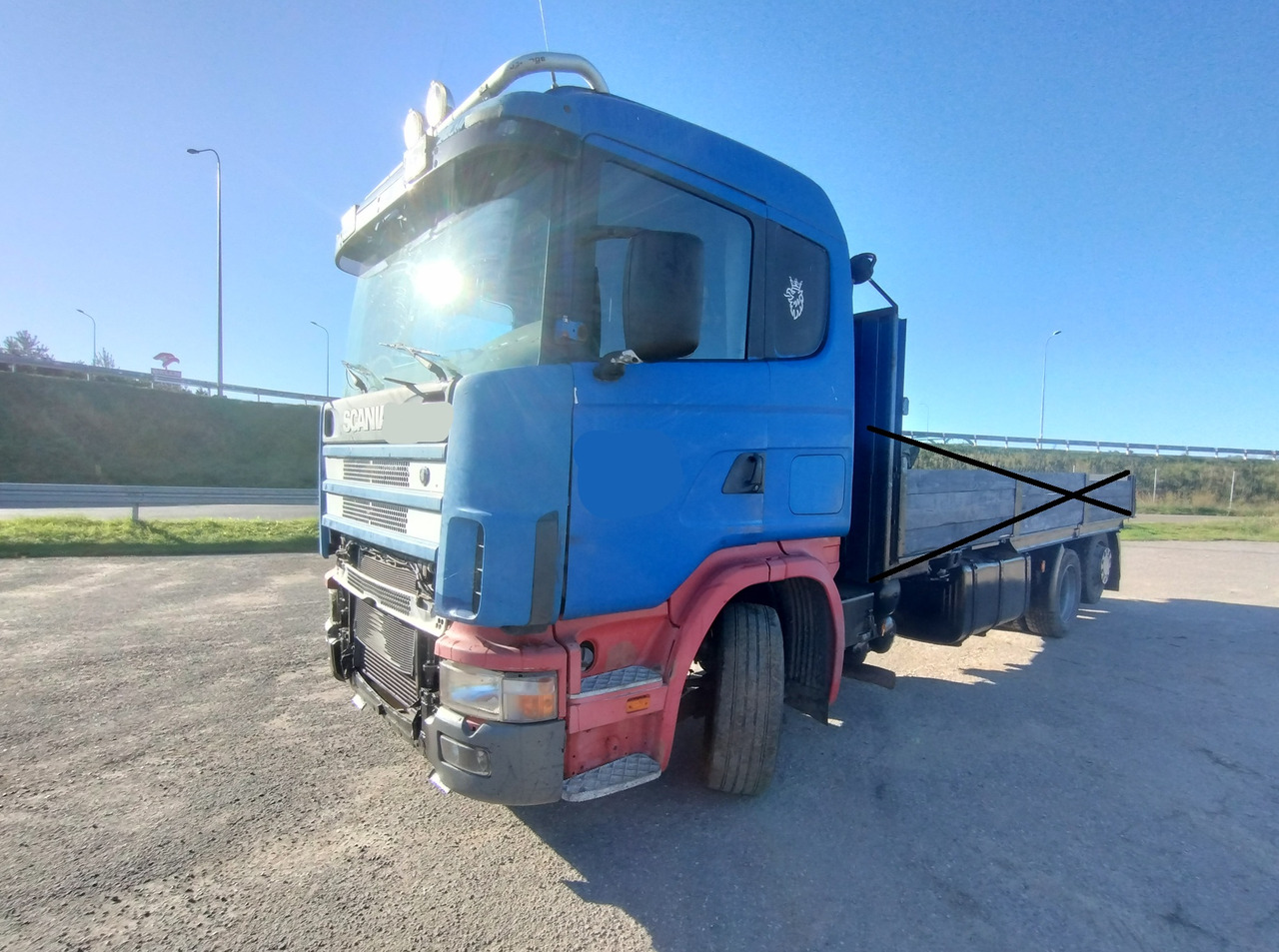 SCANIA R 114 380 6x2 - شاحنة بهيكل معدني للمقصورة: صورة 1 SCANIA R 114 380 6x2 - شاحنة بهيكل معدني للمقصورة: صورة 1