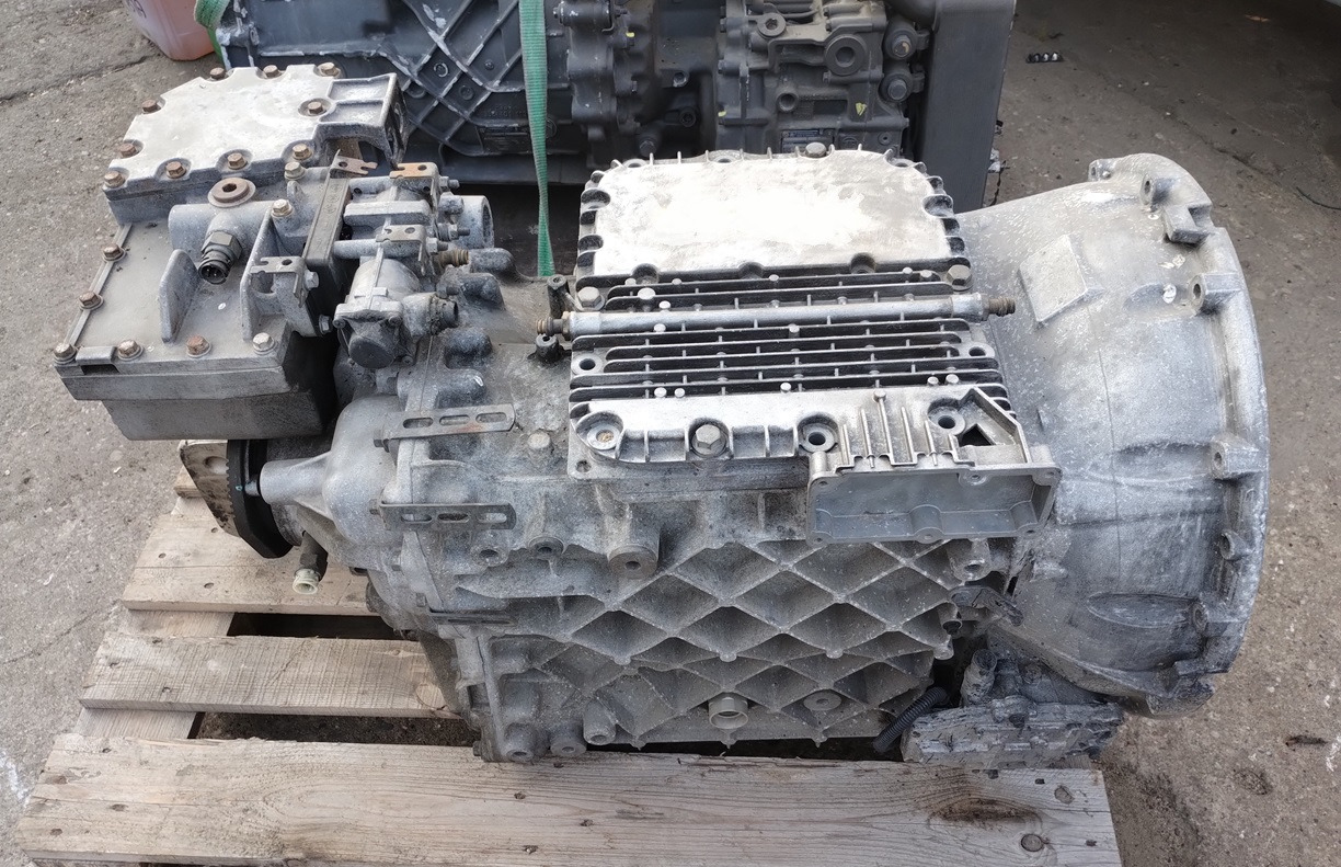 VOLVO FH 4 FM AT2612F RETARDER - علبة التروس و قطع الغيار: صورة 1 VOLVO FH 4 FM AT2612F RETARDER - علبة التروس و قطع الغيار: صورة 1