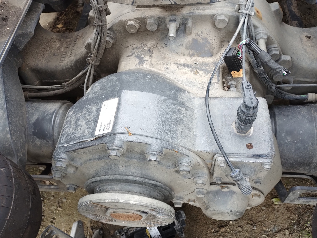 Volvo Rear axle differential LIFTING AXLE FH 500 FH 550 8x4 6x4 RTS2370A MS15VE 2.83 - المحور و قطع الغيار: صورة 2 Volvo Rear axle differential LIFTING AXLE FH 500 FH 550 8x4 6x4 RTS2370A MS15VE 2.83 - المحور و قطع الغيار: صورة 2