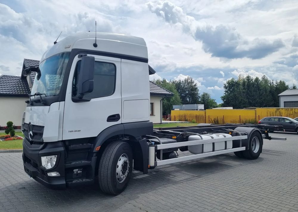 Mercedes-Benz Actros 1836 - شاحنة ذات ستائر جانبية: صورة 1 Mercedes-Benz Actros 1836 - شاحنة ذات ستائر جانبية: صورة 1