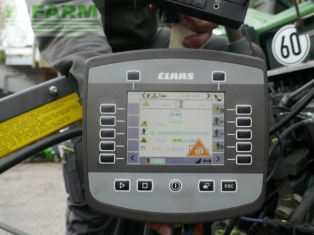 آلة بالات مربعة CLAAS quadrant 5300 fc t: صورة 7