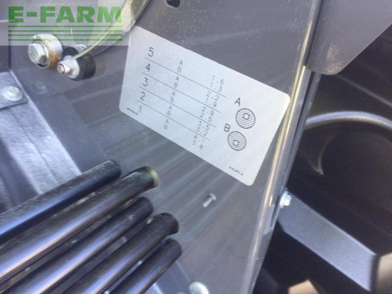 آلة بالات مربعة CLAAS rollant 520 rc: صورة 16