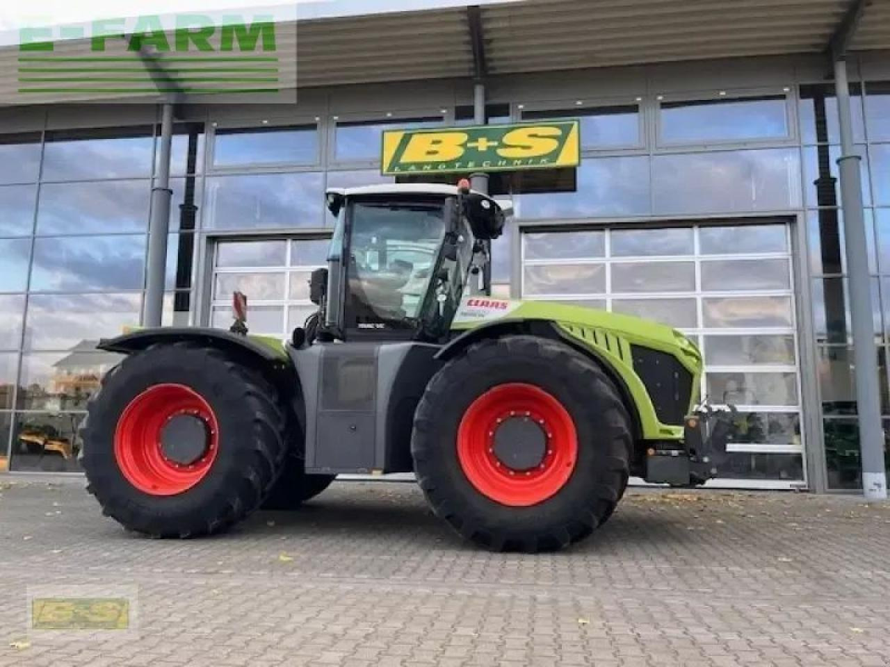 CLAAS xerion 4000 trac vc TRAC VC - جرار: صورة 1 CLAAS xerion 4000 trac vc TRAC VC - جرار: صورة 1