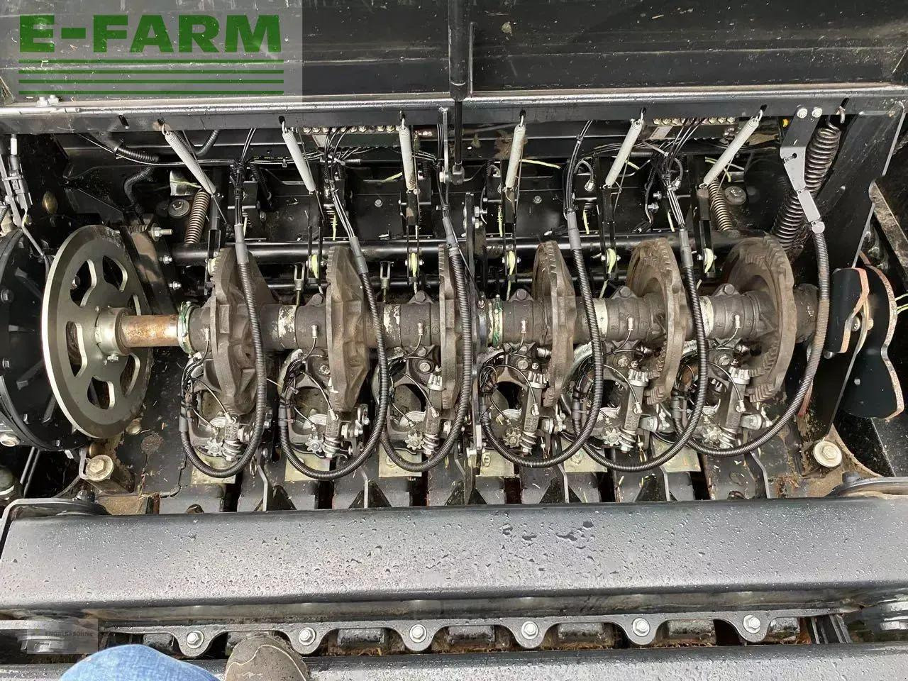 آلة بالات مربعة Case-IH lb 436 hd rotor cutt: صورة 9