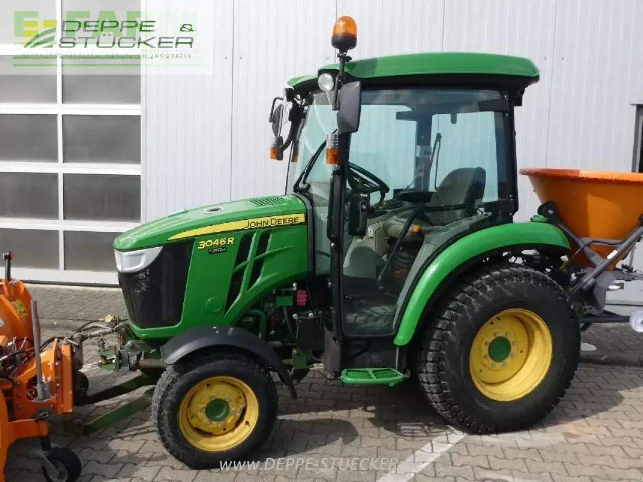 جرار John Deere 3046r: صورة 9