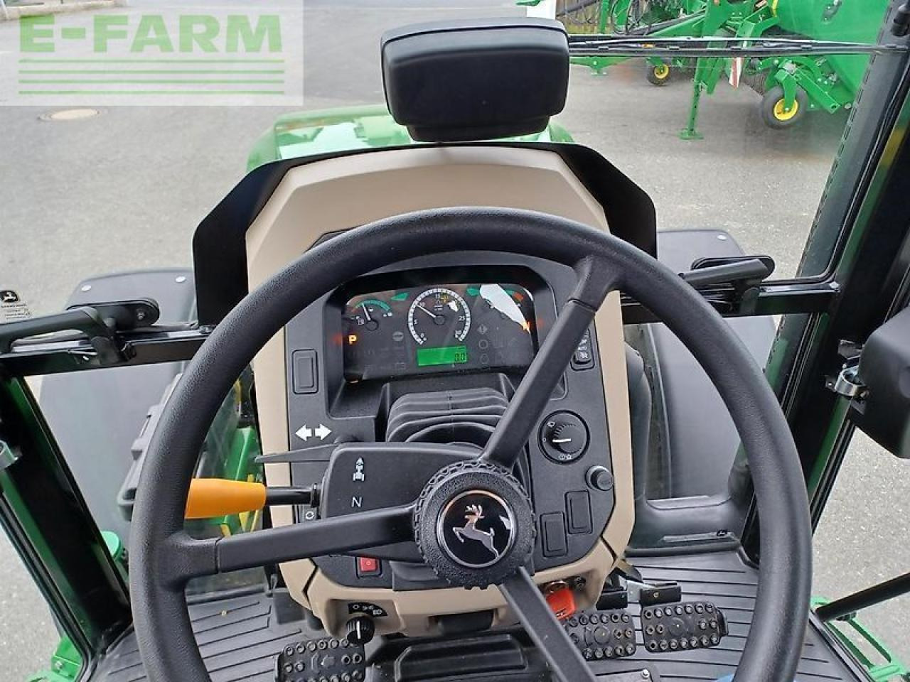 جرار John Deere 5058e: صورة 9