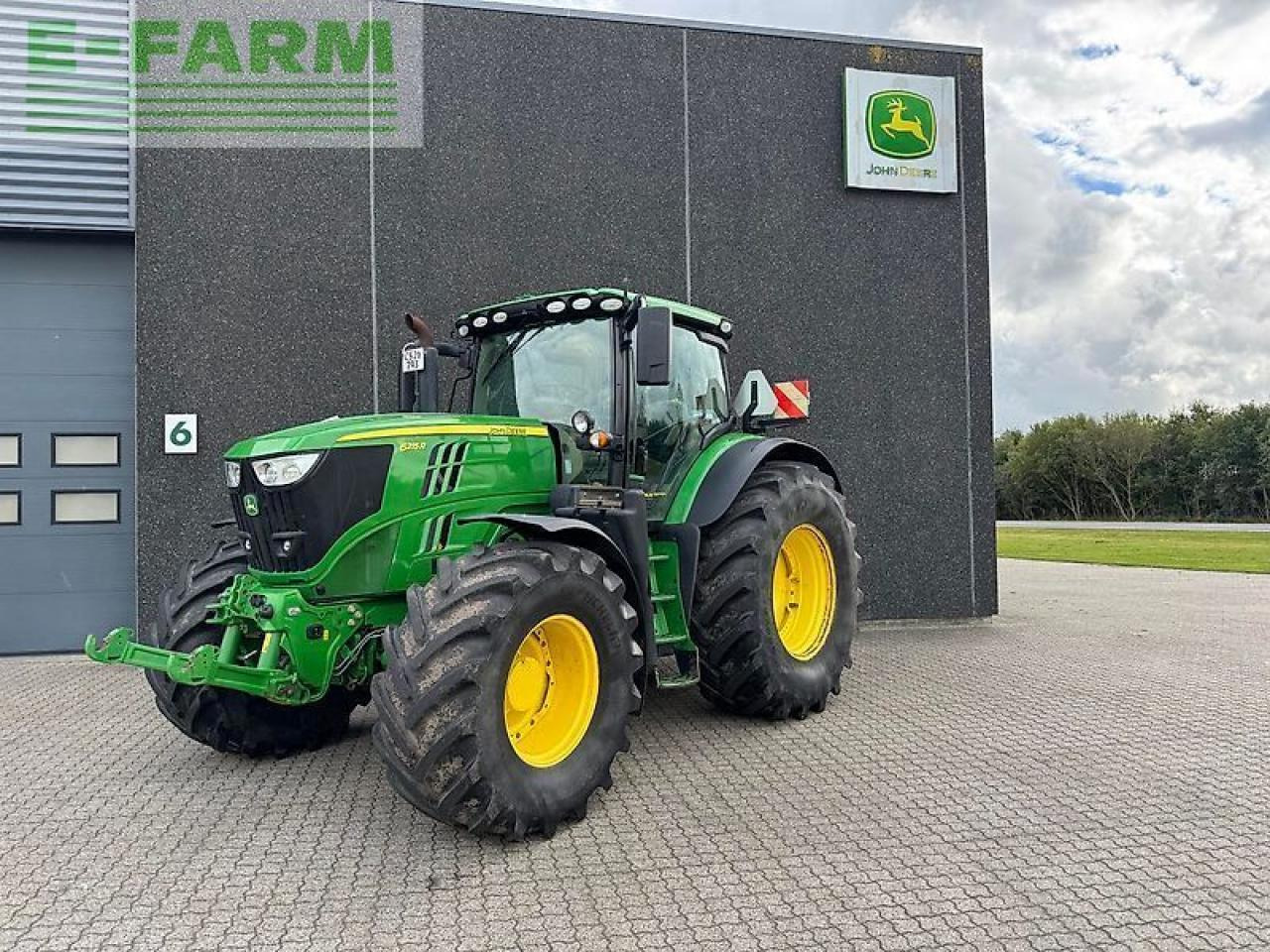 John Deere 6215r - جرار: صورة 1 John Deere 6215r - جرار: صورة 1