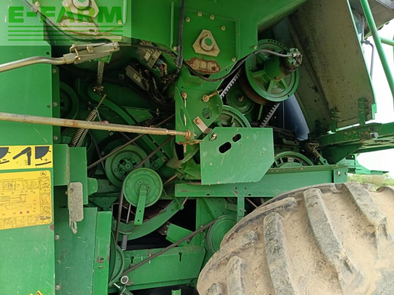 حصادة John Deere T660: صورة 8