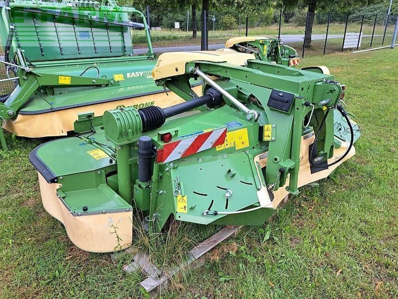 Krone easy cut f 320 cv - جزازة العشب: صورة 2 Krone easy cut f 320 cv - جزازة العشب: صورة 2