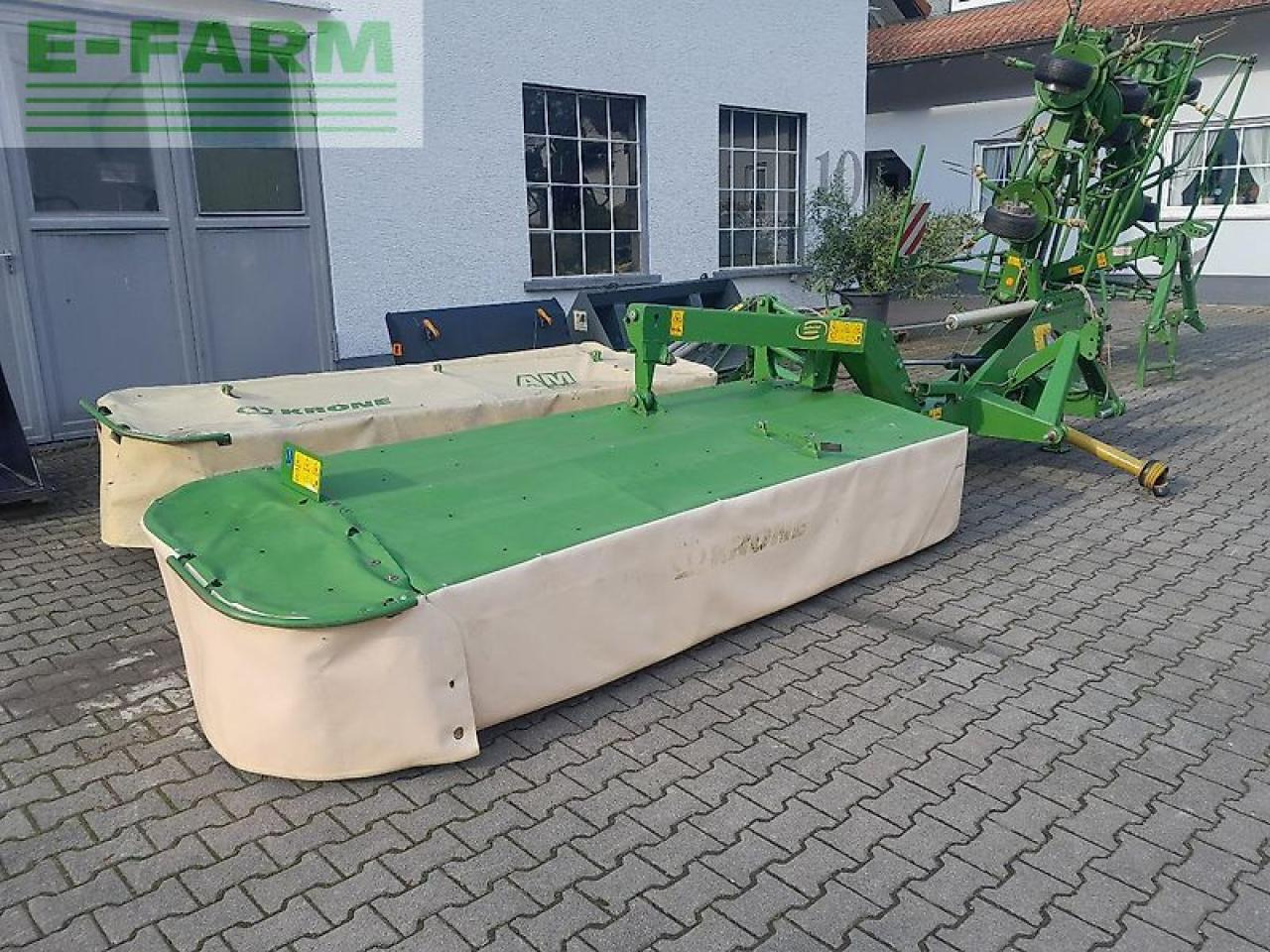 Krone easy cut r 320 - جزازة العشب: صورة 2 Krone easy cut r 320 - جزازة العشب: صورة 2