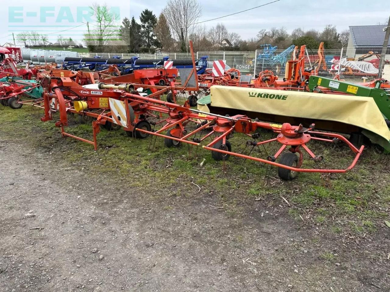 Kuhn faneuse gf8501mh kuhn - نشارة الدريس/ شوكة جرف: صورة 2 Kuhn faneuse gf8501mh kuhn - نشارة الدريس/ شوكة جرف: صورة 2