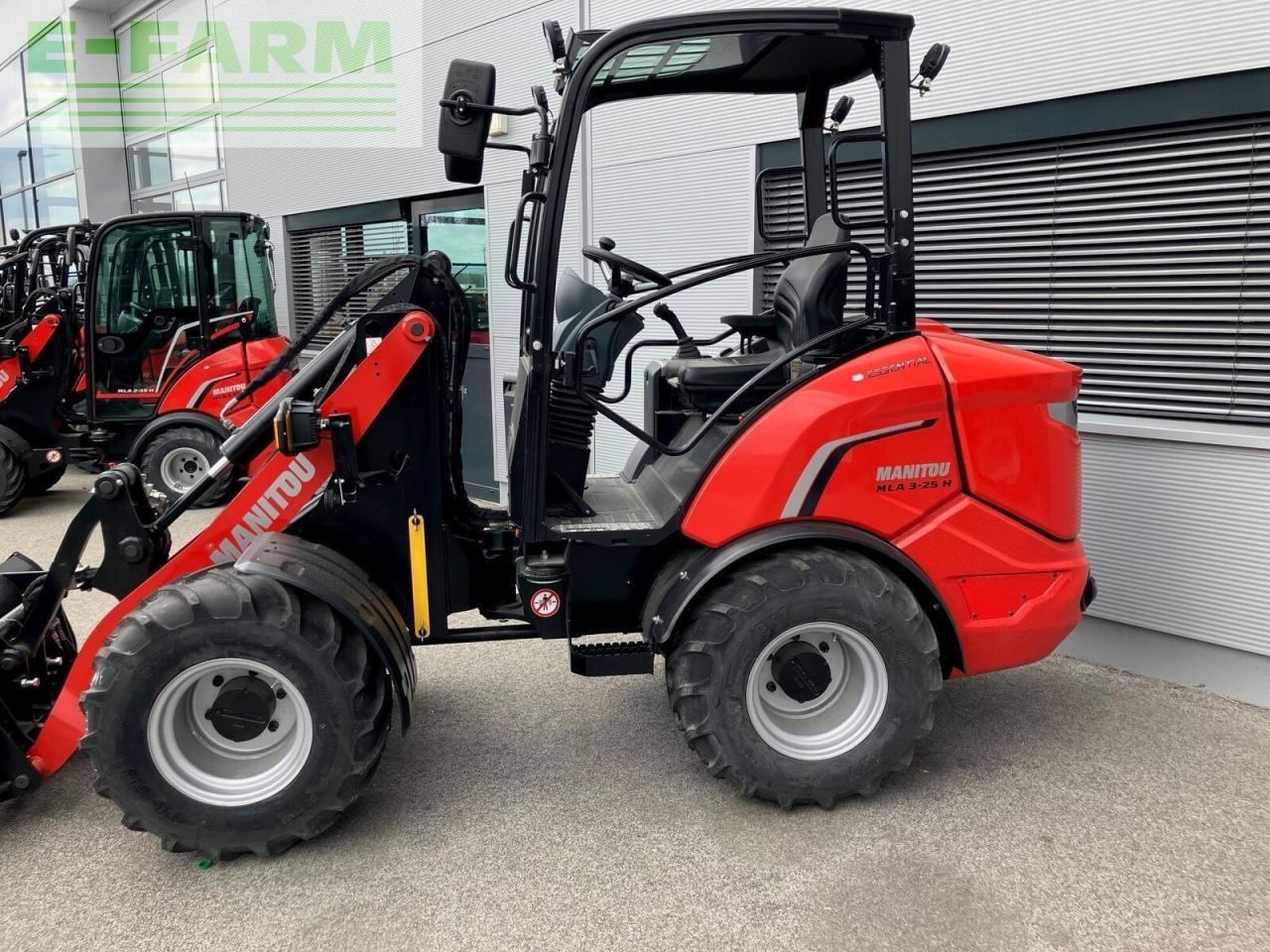 لودر مفصلي صغير Manitou manitou mla 3-25: صورة 7