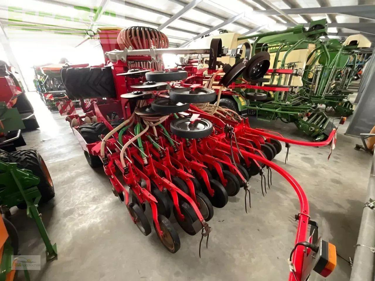 Pöttinger terrasem c4 artis plus - آلة البذر: صورة 4 Pöttinger terrasem c4 artis plus - آلة البذر: صورة 4