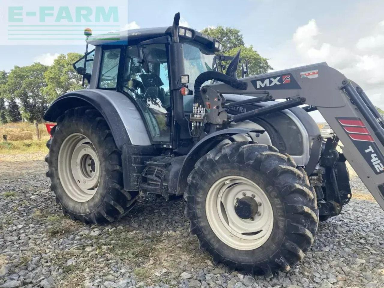 Valtra n 142 - جرار: صورة 1 Valtra n 142 - جرار: صورة 1
