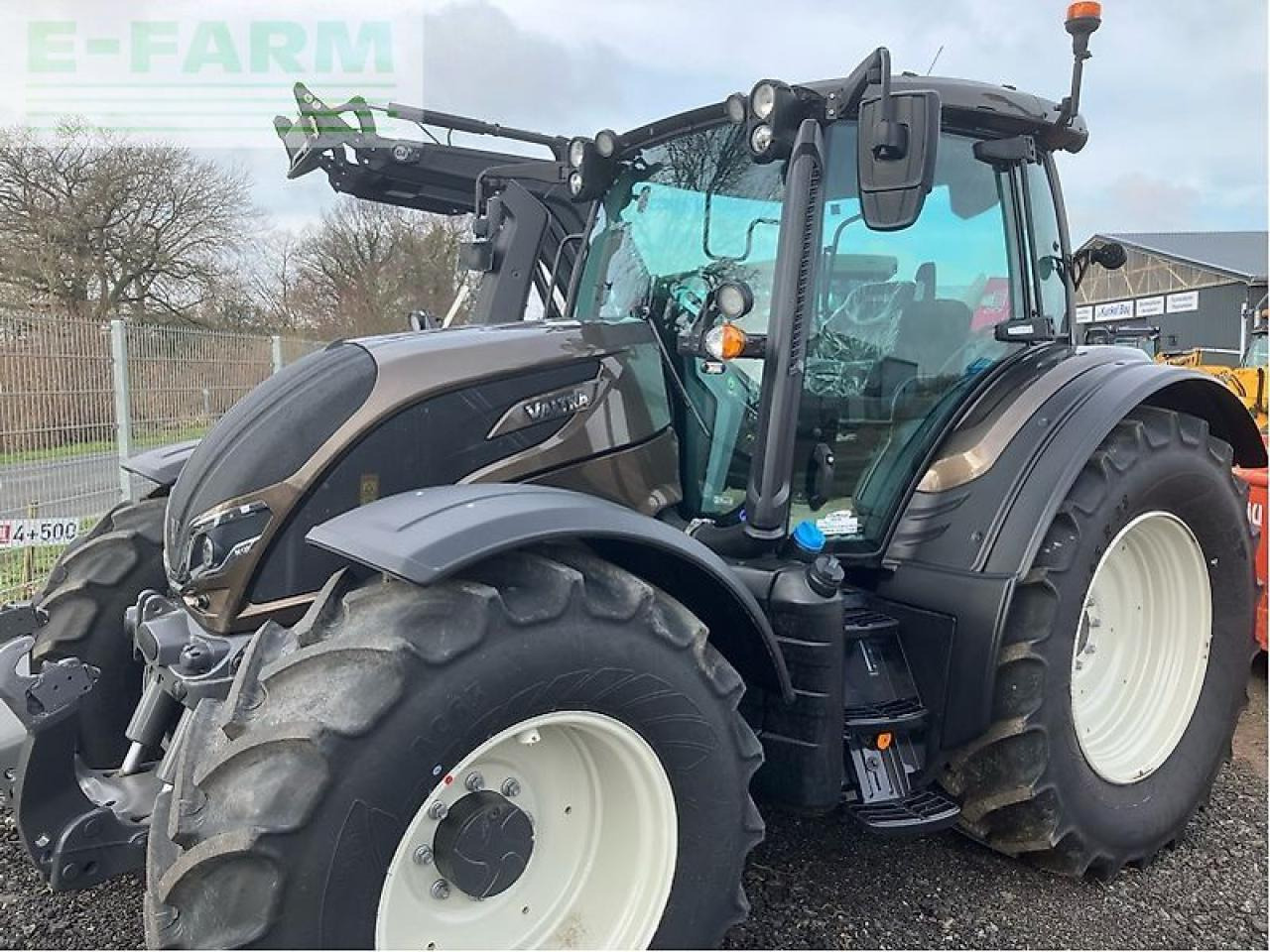 Valtra n175a - جرار: صورة 1 Valtra n175a - جرار: صورة 1