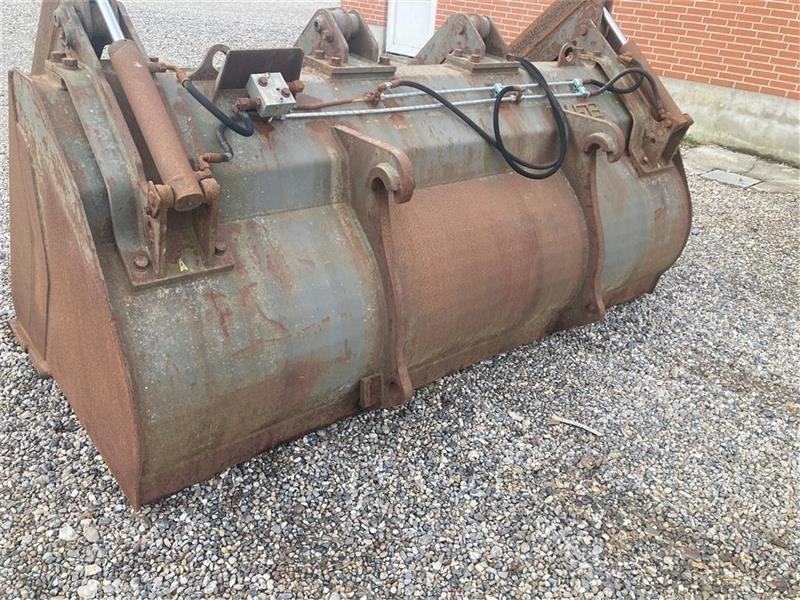 Kirk SILOSKOVL MED VOLVOBESLAG - معدات تخزين حبوب: صورة 1 Kirk SILOSKOVL MED VOLVOBESLAG - معدات تخزين حبوب: صورة 1