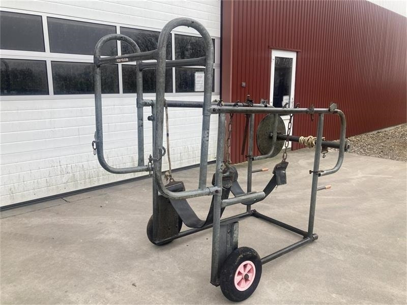 Klovplejeboksen - معدات الماشية: صورة 1 Klovplejeboksen - معدات الماشية: صورة 1