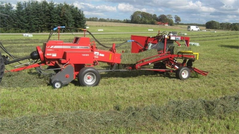 Pomi Mini 100 MF 1839 - آلة لف بالات: صورة 1 Pomi Mini 100 MF 1839 - آلة لف بالات: صورة 1