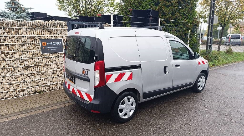 Dacia Dokker Transporter, Kastenwagen, Werkstattschränke - فان المدمجة: صورة 3 Dacia Dokker Transporter, Kastenwagen, Werkstattschränke - فان المدمجة: صورة 3