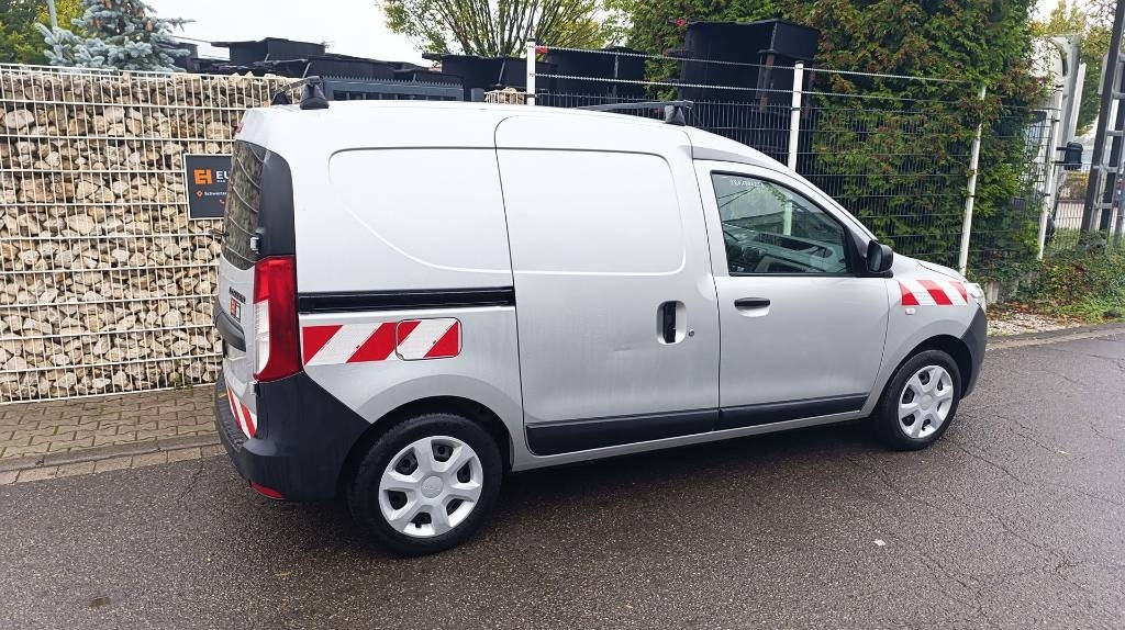 Dacia Dokker Transporter, Kastenwagen, Werkstattschränke - فان المدمجة: صورة 4 Dacia Dokker Transporter, Kastenwagen, Werkstattschränke - فان المدمجة: صورة 4