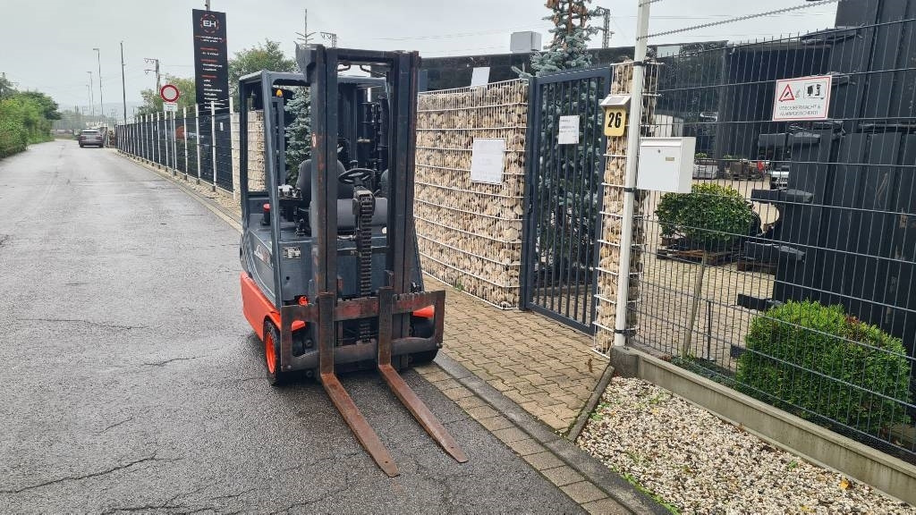 رافعة شوكية كهربائية Linde E 14-02, Tripplex bis 4,5 m, Hubkraft 1.400 kg: صورة 6 رافعة شوكية كهربائية Linde E 14-02, Tripplex bis 4,5 m, Hubkraft 1.400 kg: صورة 6