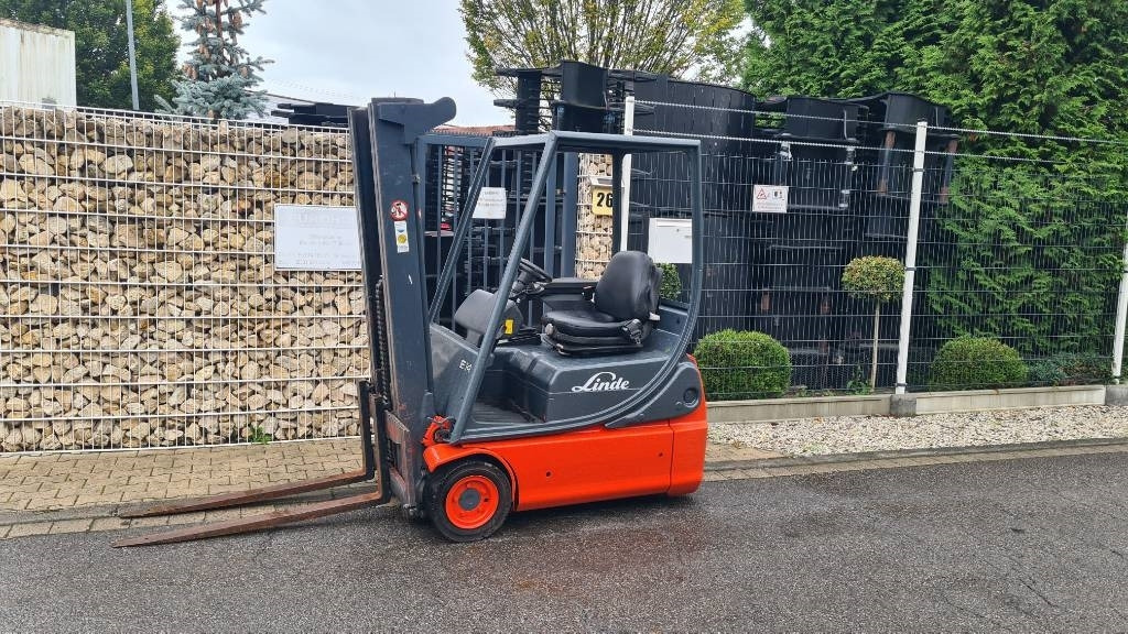 رافعة شوكية كهربائية Linde E 14-02, Tripplex bis 4,5 m, Hubkraft 1.400 kg: صورة 13 رافعة شوكية كهربائية Linde E 14-02, Tripplex bis 4,5 m, Hubkraft 1.400 kg: صورة 13