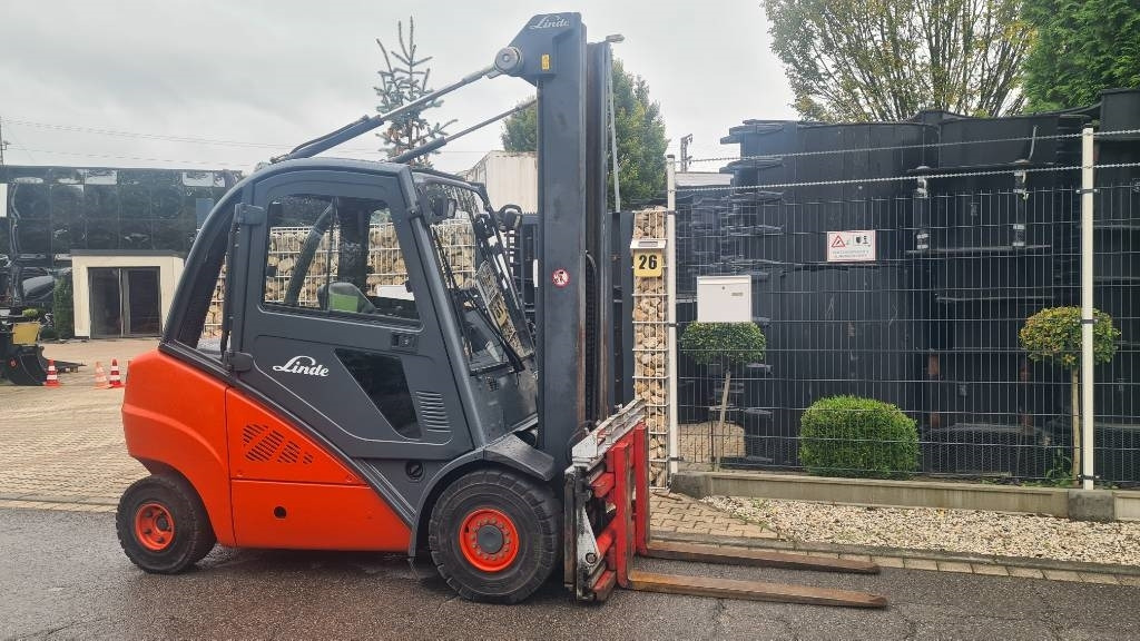 Linde H 30 D, Seitenschieber, Positionierer, Triplex - رافعة شوكية ديزل: صورة 2 Linde H 30 D, Seitenschieber, Positionierer, Triplex - رافعة شوكية ديزل: صورة 2