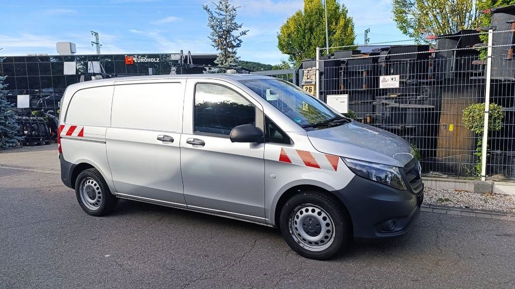 Mercedes-Benz Vito 114 CDI Allrad-Werkstattschränke-Standheizung - شاحنة بصندوق مغلق: صورة 3 Mercedes-Benz Vito 114 CDI Allrad-Werkstattschränke-Standheizung - شاحنة بصندوق مغلق: صورة 3