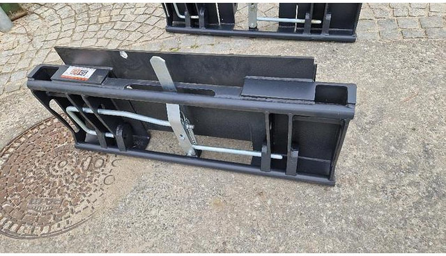 Big Bobcat 90 cm Adapter mit Euro Aufnahme - ملحق: صورة 1 Big Bobcat 90 cm Adapter mit Euro Aufnahme - ملحق: صورة 1