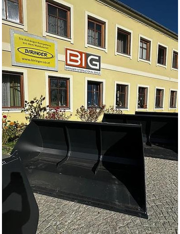 Big Volumenschaufel 250 cm mit Atlas Aufnahme - بكت: صورة 1 Big Volumenschaufel 250 cm mit Atlas Aufnahme - بكت: صورة 1