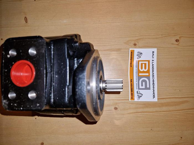 Hydraulikpumpe für John Deere 4500 Teleskoplader - قطع الغيار: صورة 1 Hydraulikpumpe für John Deere 4500 Teleskoplader - قطع الغيار: صورة 1