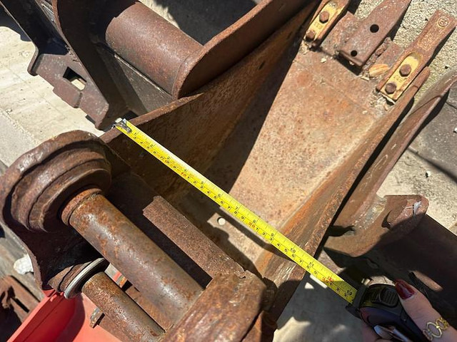 Tieflöffel 30 cm Arbeitsbreite Tieflöffel 30 cm Arbeitsbreite - بكت: صورة 3 Tieflöffel 30 cm Arbeitsbreite Tieflöffel 30 cm Arbeitsbreite - بكت: صورة 3