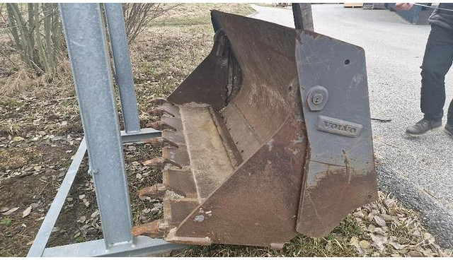 Volvo 4in1 Klappschaufel, Passend zu Volvo L25 180cm Arbeitbreite - بكت: صورة 1 Volvo 4in1 Klappschaufel, Passend zu Volvo L25 180cm Arbeitbreite - بكت: صورة 1