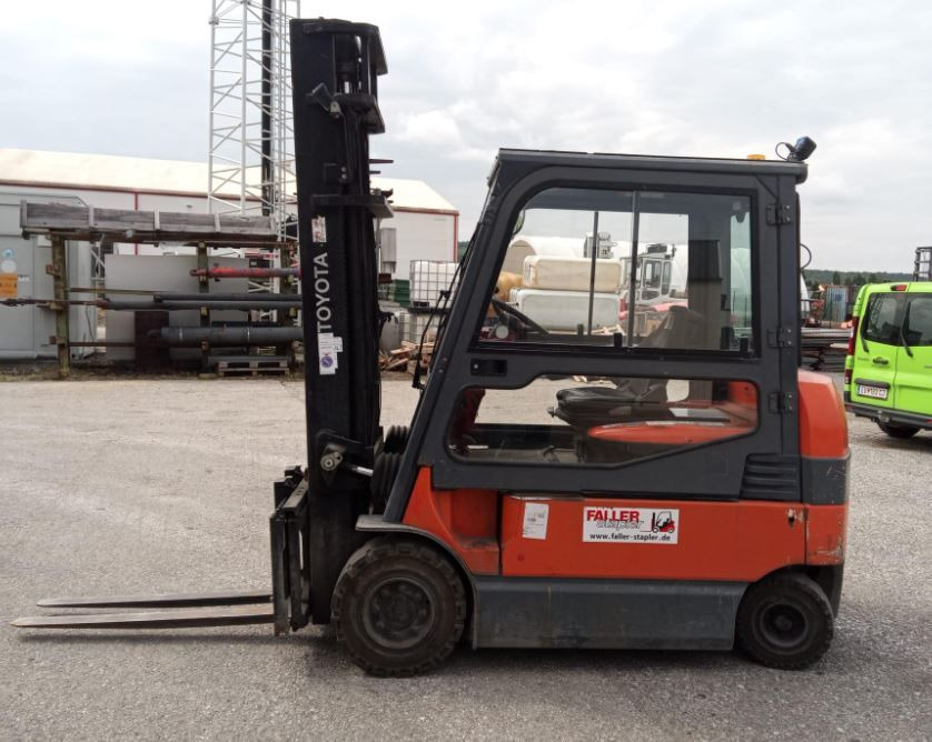 Toyota 7FBMF35 - رافعة شوكية: صورة 1 Toyota 7FBMF35 - رافعة شوكية: صورة 1